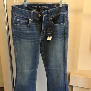 NWT American Eagle kick boot Jeans...size 6